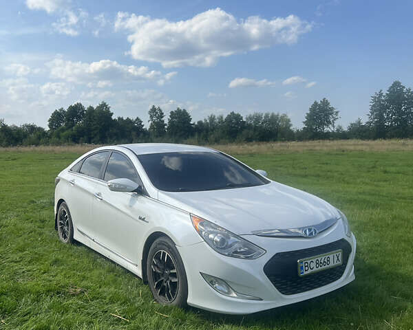 Хендай Соната 2014 у Львові на Automoto.ua Білий Хендай Соната, об'ємом двигуна 2.4 л та пробігом 275 тис. км за 12999 $, фото 4 на Automoto.ua