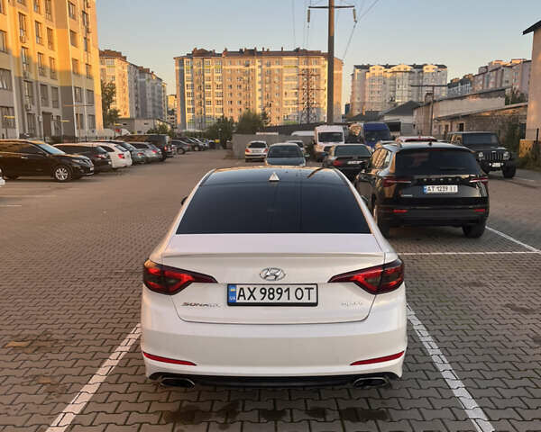 Белый Хендай Соната, объемом двигателя 2.36 л и пробегом 132 тыс. км за 10600 $, фото 14 на Automoto.ua