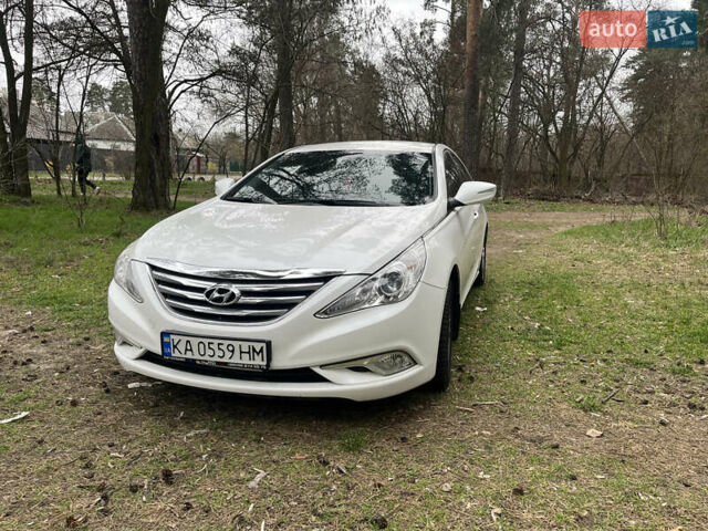 Белый Хендай Соната, объемом двигателя 2 л и пробегом 603 тыс. км за 7800 $, фото 18 на Automoto.ua