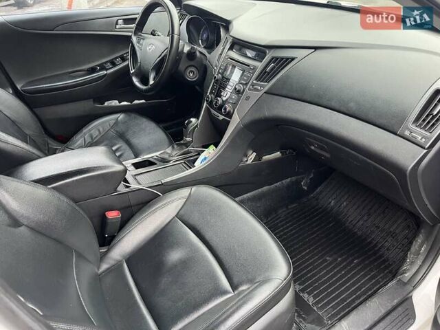 Білий Хендай Соната, об'ємом двигуна 2 л та пробігом 267 тис. км за 8500 $, фото 12 на Automoto.ua