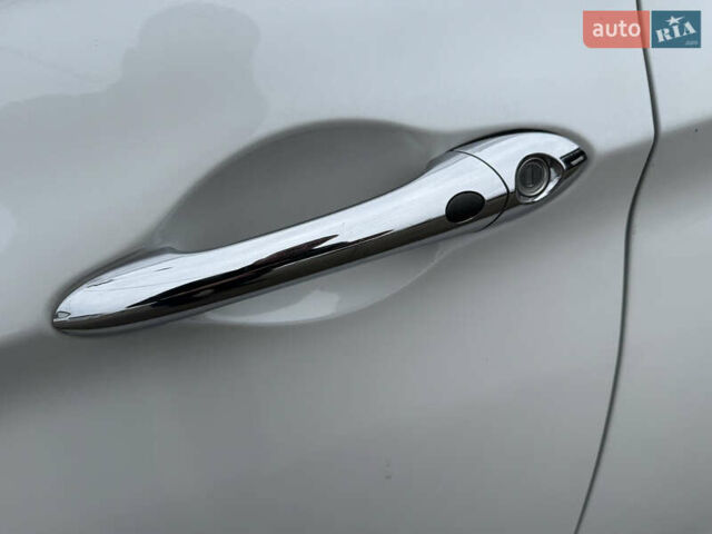 Білий Хендай Соната, об'ємом двигуна 2.36 л та пробігом 212 тис. км за 9990 $, фото 14 на Automoto.ua