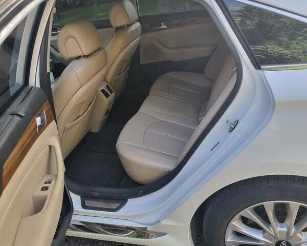 Хендай Соната 2014 в Одессе на Automoto.ua Белый Хендай Соната, объемом двигателя 2.4 л и пробегом 199 тыс. км за 10999 $, фото 11 на Automoto.ua