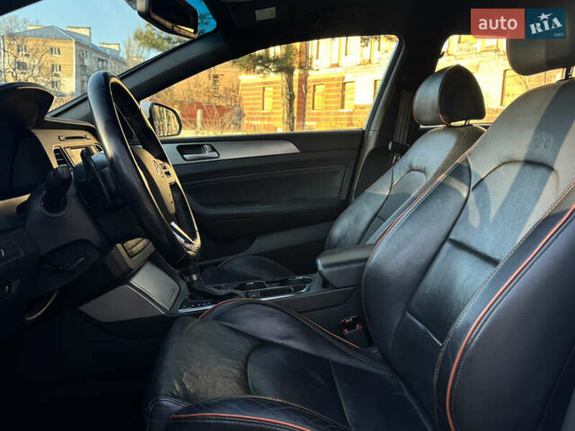 Белый Хендай Соната, объемом двигателя 2 л и пробегом 141 тыс. км за 11499 $, фото 10 на Automoto.ua