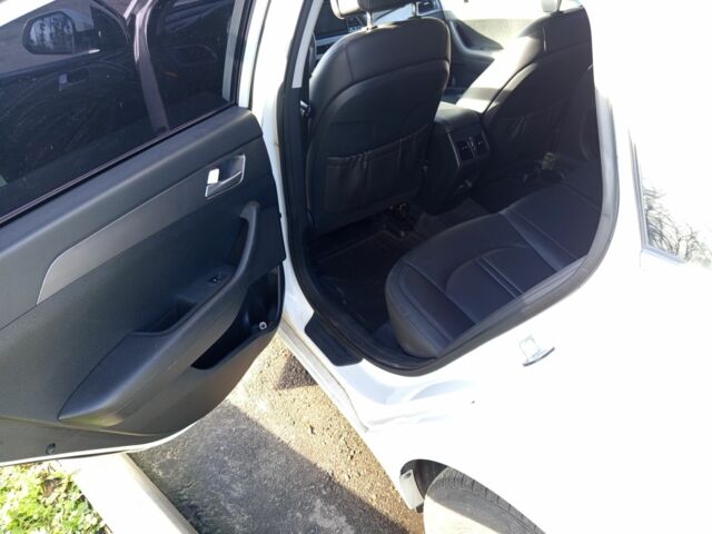 Білий Хендай Соната, об'ємом двигуна 0 л та пробігом 330 тис. км за 10000 $, фото 19 на Automoto.ua