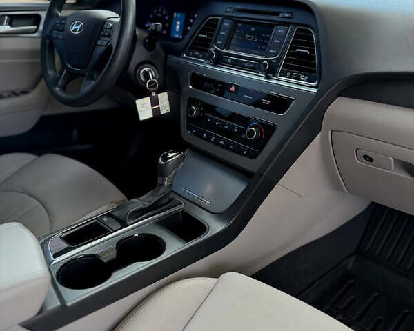 Хендай Соната 2014 у Дніпро (Дніпропетровську) на Automoto.ua Білий Хендай Соната, об'ємом двигуна 2.36 л та пробігом 160 тис. км за 9599 $, фото 18 на Automoto.ua