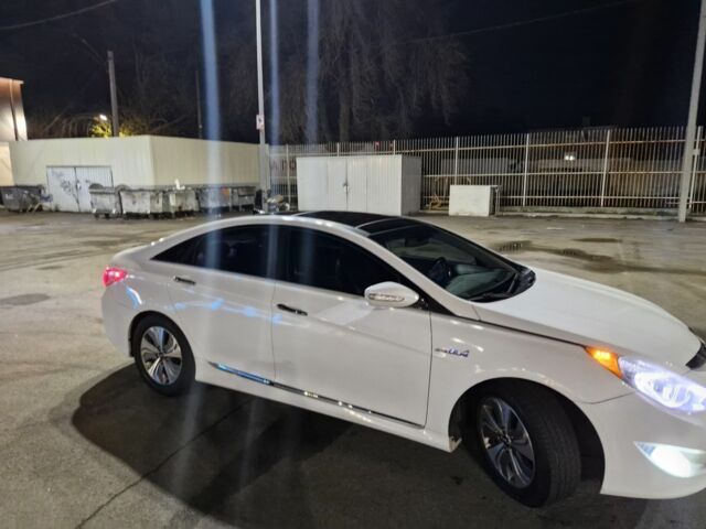 Білий Хендай Соната, об'ємом двигуна 2 л та пробігом 120 тис. км за 11600 $, фото 15 на Automoto.ua