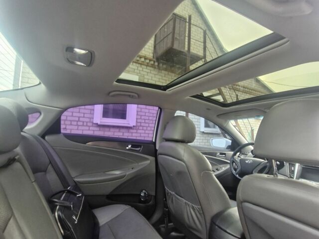 Білий Хендай Соната, об'ємом двигуна 2 л та пробігом 120 тис. км за 11600 $, фото 23 на Automoto.ua