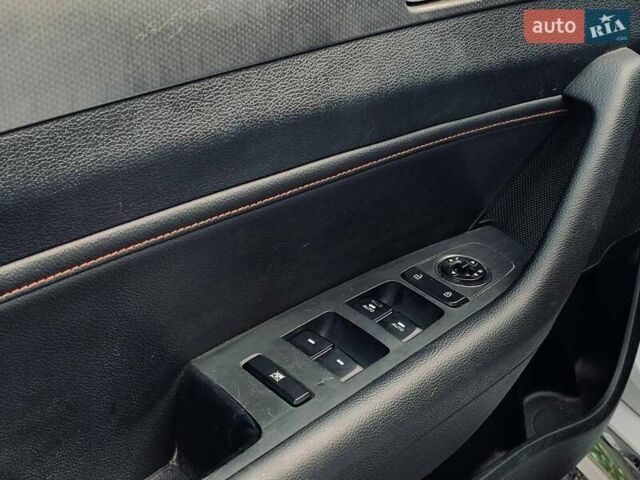 Белый Хендай Соната, объемом двигателя 2 л и пробегом 135 тыс. км за 11799 $, фото 18 на Automoto.ua