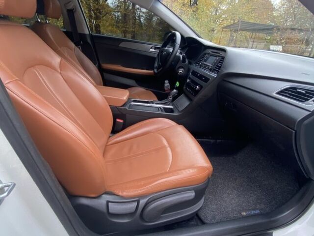 Білий Хендай Соната, об'ємом двигуна 2 л та пробігом 202 тис. км за 8200 $, фото 3 на Automoto.ua