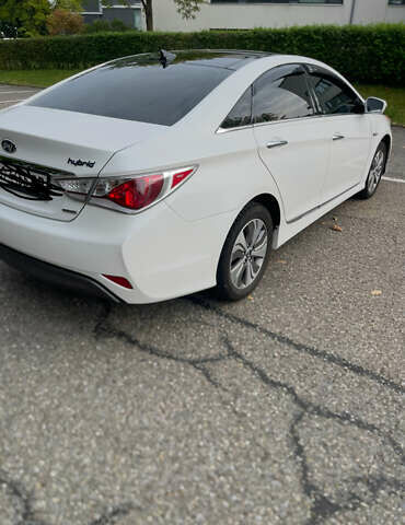Білий Хендай Соната, об'ємом двигуна 2.36 л та пробігом 138 тис. км за 11000 $, фото 2 на Automoto.ua