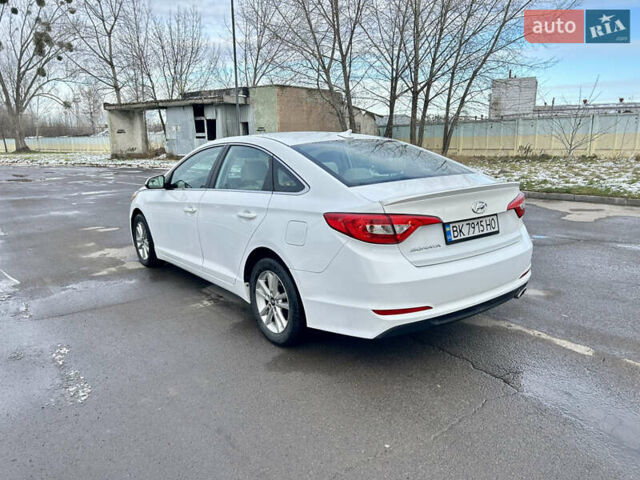 Белый Хендай Соната, объемом двигателя 2.4 л и пробегом 119 тыс. км за 10500 $, фото 4 на Automoto.ua