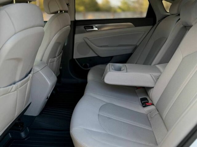 Белый Хендай Соната, объемом двигателя 2.4 л и пробегом 160 тыс. км за 9599 $, фото 11 на Automoto.ua