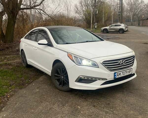 Белый Хендай Соната, объемом двигателя 2.36 л и пробегом 232 тыс. км за 7400 $, фото 2 на Automoto.ua