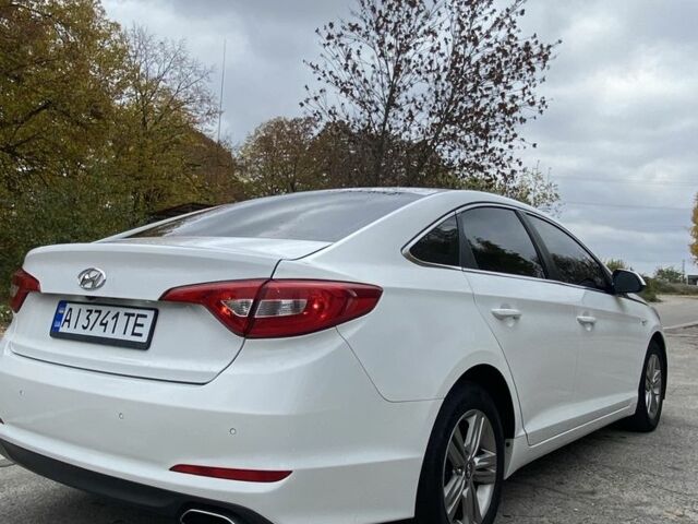 Білий Хендай Соната, об'ємом двигуна 2 л та пробігом 202 тис. км за 8200 $, фото 7 на Automoto.ua