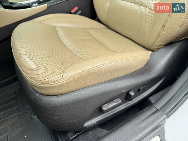 Білий Хендай Соната, об'ємом двигуна 2.36 л та пробігом 212 тис. км за 9990 $, фото 18 на Automoto.ua