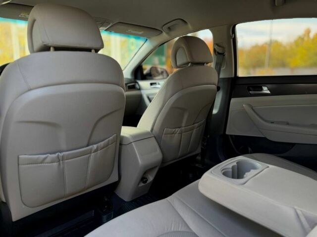 Белый Хендай Соната, объемом двигателя 2.4 л и пробегом 160 тыс. км за 9599 $, фото 10 на Automoto.ua