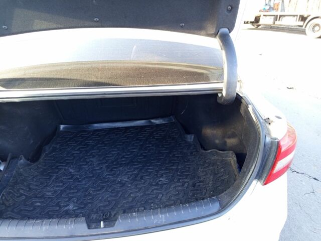 Білий Хендай Соната, об'ємом двигуна 0 л та пробігом 330 тис. км за 10000 $, фото 10 на Automoto.ua