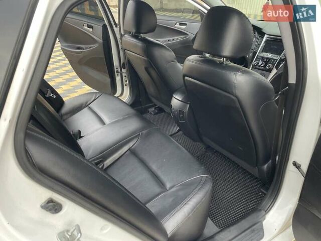 Білий Хендай Соната, об'ємом двигуна 2 л та пробігом 230 тис. км за 7500 $, фото 20 на Automoto.ua