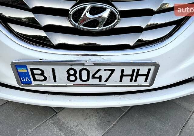 Білий Хендай Соната, об'ємом двигуна 2.4 л та пробігом 211 тис. км за 8500 $, фото 6 на Automoto.ua