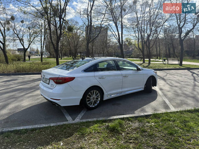 Білий Хендай Соната, об'ємом двигуна 2.36 л та пробігом 132 тис. км за 12000 $, фото 6 на Automoto.ua