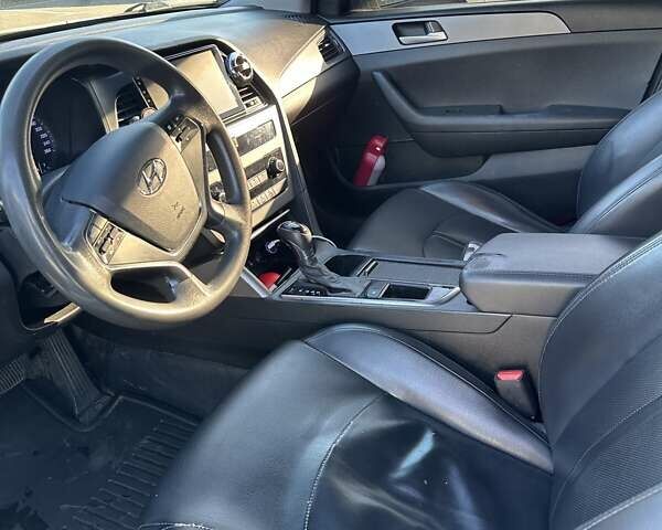 Белый Хендай Соната, объемом двигателя 2 л и пробегом 406 тыс. км за 8000 $, фото 17 на Automoto.ua