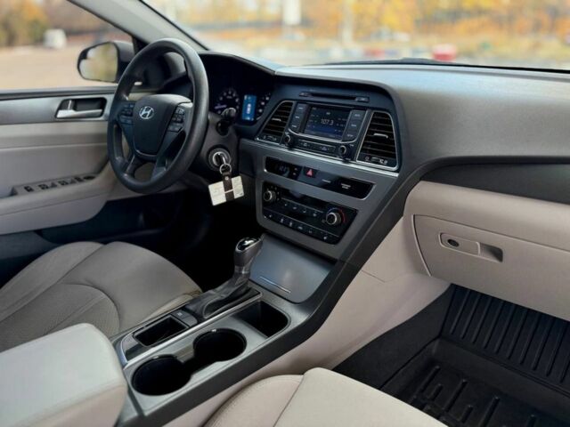 Белый Хендай Соната, объемом двигателя 2.4 л и пробегом 160 тыс. км за 9599 $, фото 15 на Automoto.ua