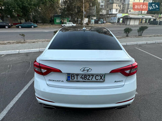 Білий Хендай Соната, об'ємом двигуна 2.4 л та пробігом 115 тис. км за 11000 $, фото 5 на Automoto.ua