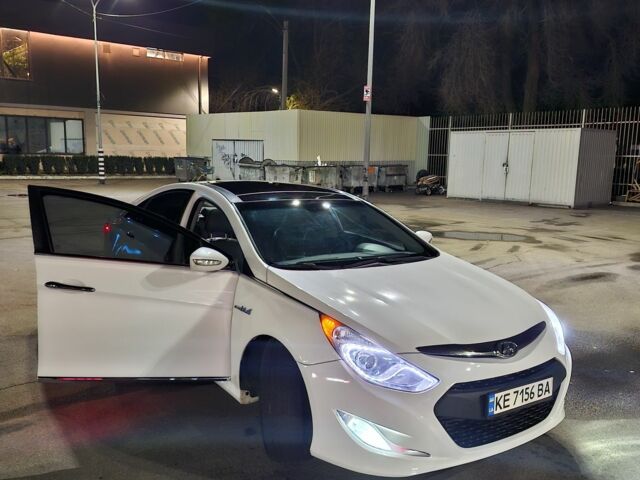 Білий Хендай Соната, об'ємом двигуна 2 л та пробігом 120 тис. км за 11600 $, фото 5 на Automoto.ua