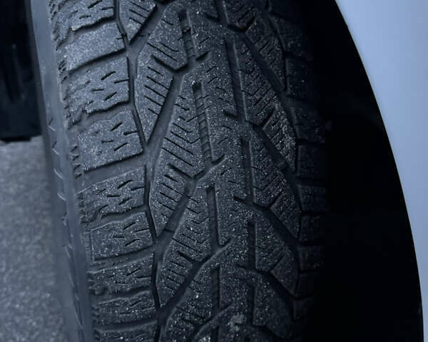 Белый Хендай Соната, объемом двигателя 2 л и пробегом 331 тыс. км за 7600 $, фото 14 на Automoto.ua