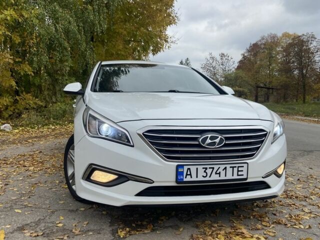 Білий Хендай Соната, об'ємом двигуна 2 л та пробігом 202 тис. км за 8200 $, фото 1 на Automoto.ua