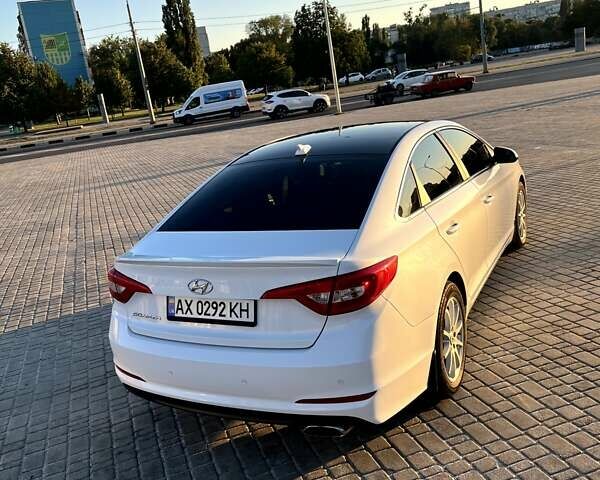 Білий Хендай Соната, об'ємом двигуна 2.36 л та пробігом 144 тис. км за 10900 $, фото 11 на Automoto.ua