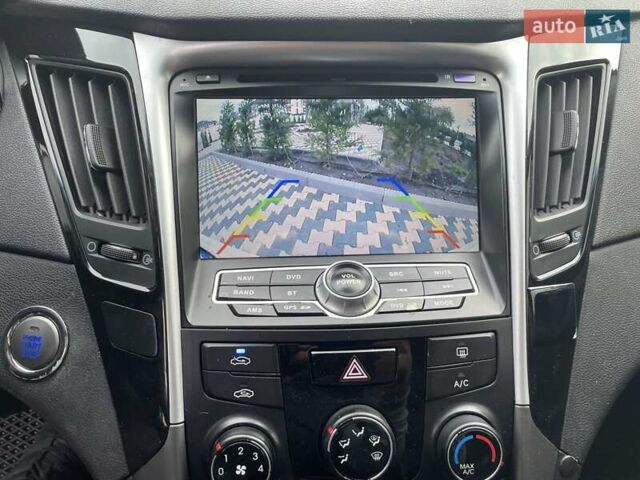 Білий Хендай Соната, об'ємом двигуна 2 л та пробігом 230 тис. км за 7500 $, фото 23 на Automoto.ua