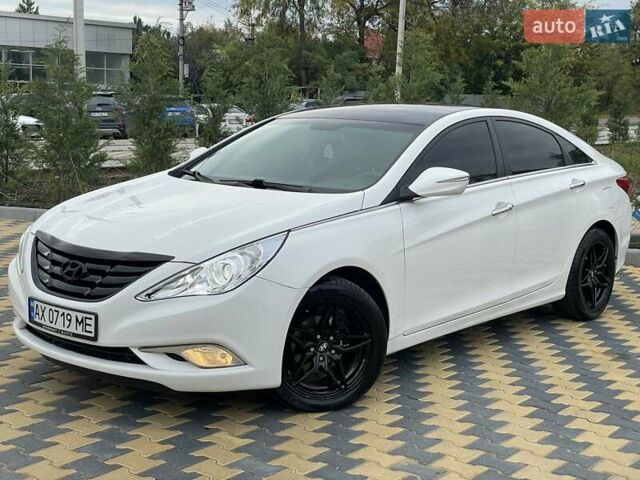Білий Хендай Соната, об'ємом двигуна 2 л та пробігом 230 тис. км за 7500 $, фото 2 на Automoto.ua