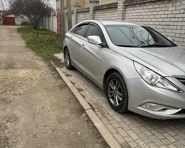 Білий Хендай Соната, об'ємом двигуна 2 л та пробігом 260 тис. км за 5000 $, фото 4 на Automoto.ua