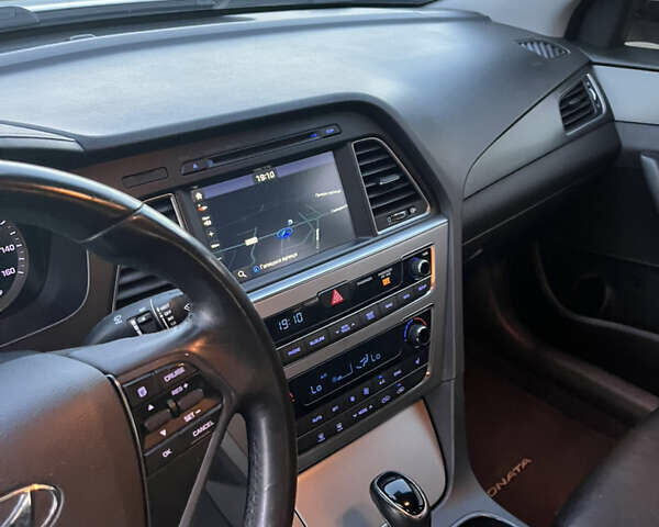 Белый Хендай Соната, объемом двигателя 2.36 л и пробегом 132 тыс. км за 10600 $, фото 34 на Automoto.ua