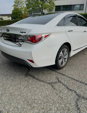 Білий Хендай Соната, об'ємом двигуна 2.36 л та пробігом 138 тис. км за 11000 $, фото 3 на Automoto.ua