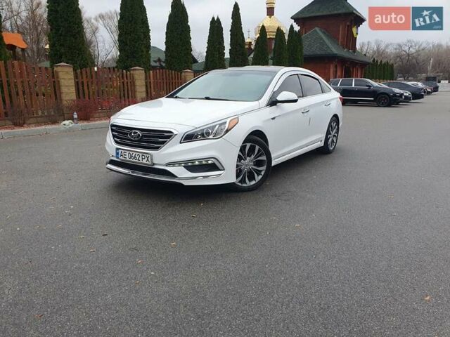 Белый Хендай Соната, объемом двигателя 2.36 л и пробегом 235 тыс. км за 11000 $, фото 6 на Automoto.ua