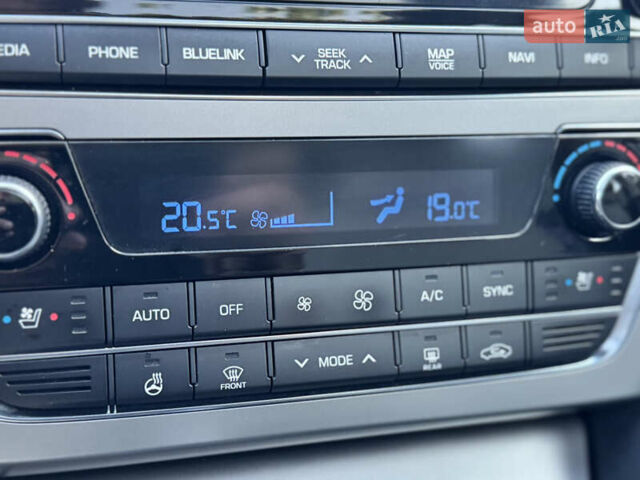 Белый Хендай Соната, объемом двигателя 2.36 л и пробегом 195 тыс. км за 10999 $, фото 15 на Automoto.ua