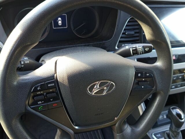 Білий Хендай Соната, об'ємом двигуна 0 л та пробігом 330 тис. км за 10000 $, фото 3 на Automoto.ua