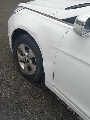 Белый Хендай Соната, объемом двигателя 2 л и пробегом 289 тыс. км за 9500 $, фото 5 на Automoto.ua