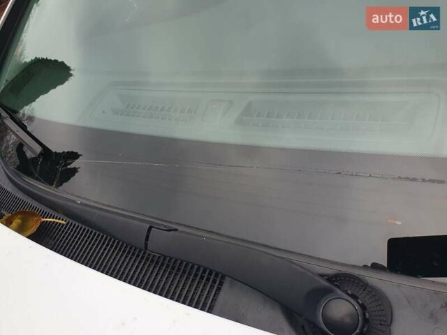 Белый Хендай Соната, объемом двигателя 2.36 л и пробегом 235 тыс. км за 11000 $, фото 8 на Automoto.ua