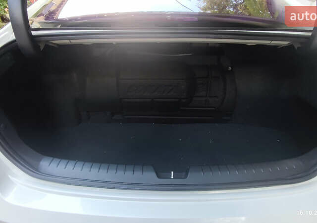 Білий Хендай Соната, об'ємом двигуна 2 л та пробігом 188 тис. км за 13300 $, фото 11 на Automoto.ua