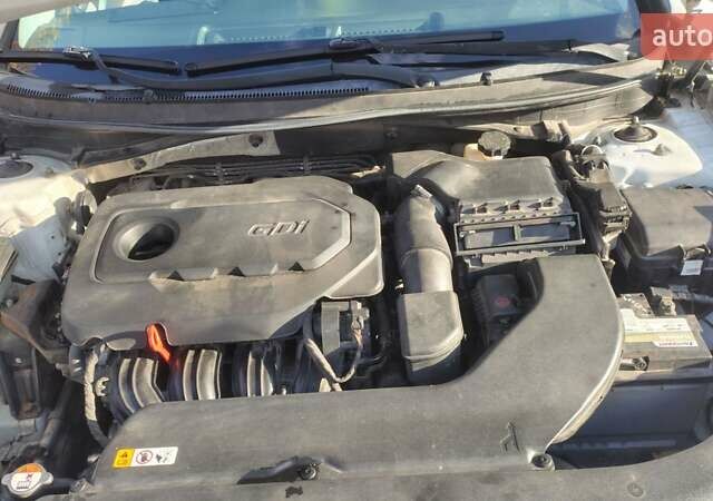 Білий Хендай Соната, об'ємом двигуна 2.36 л та пробігом 220 тис. км за 7900 $, фото 27 на Automoto.ua