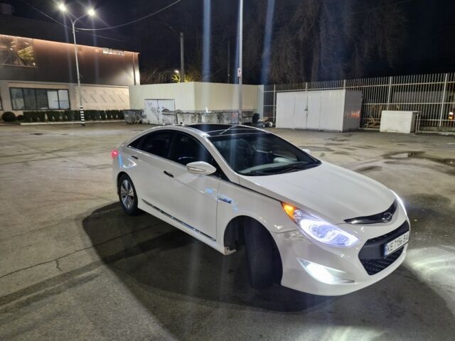 Білий Хендай Соната, об'ємом двигуна 2 л та пробігом 120 тис. км за 11600 $, фото 13 на Automoto.ua