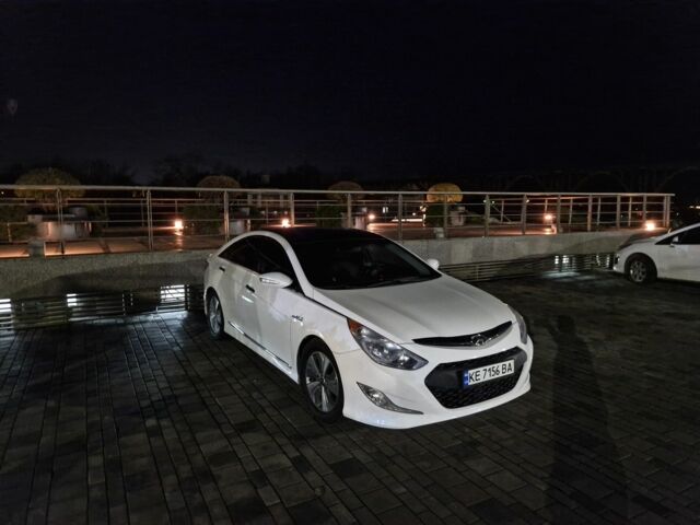 Білий Хендай Соната, об'ємом двигуна 2 л та пробігом 120 тис. км за 11600 $, фото 3 на Automoto.ua