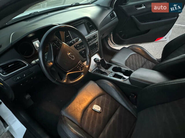 Білий Хендай Соната, об'ємом двигуна 2.4 л та пробігом 115 тис. км за 11000 $, фото 10 на Automoto.ua