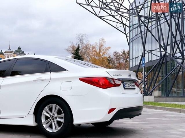 Білий Хендай Соната, об'ємом двигуна 2.4 л та пробігом 211 тис. км за 8500 $, фото 11 на Automoto.ua