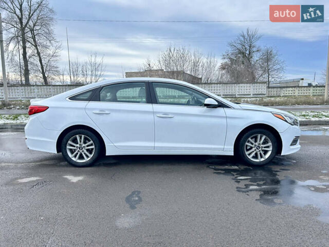 Белый Хендай Соната, объемом двигателя 2.4 л и пробегом 119 тыс. км за 10500 $, фото 2 на Automoto.ua