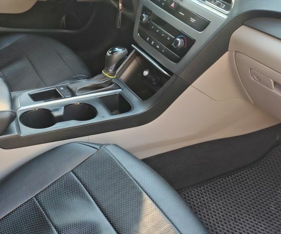 Белый Хендай Соната, объемом двигателя 2.4 л и пробегом 220 тыс. км за 7900 $, фото 1 на Automoto.ua