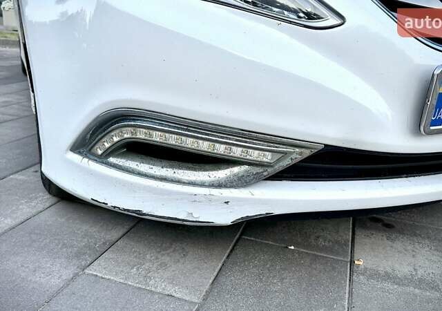 Білий Хендай Соната, об'ємом двигуна 2.4 л та пробігом 211 тис. км за 8500 $, фото 2 на Automoto.ua